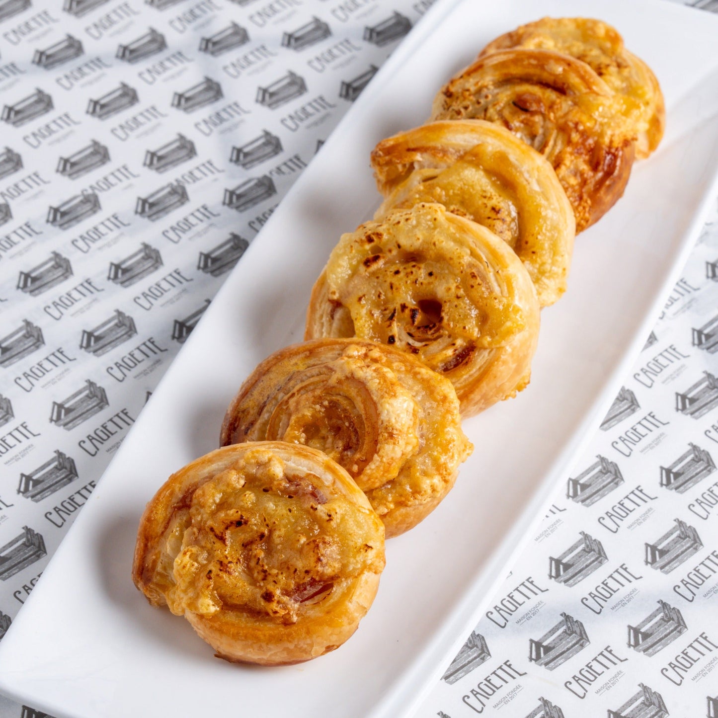 Mini puff ham & cheese
