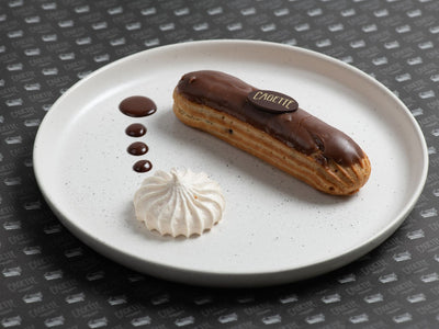 CHOCOLATE ÉCLAIR