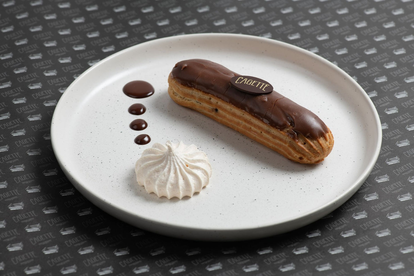 CHOCOLATE ÉCLAIR